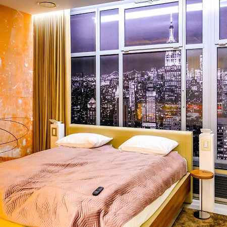 Pietryna Apartments Luxury - Sauna , Jacuzzi , Bezposrednio Przy Ul Piotrkowskiej Лодзь Екстер'єр фото