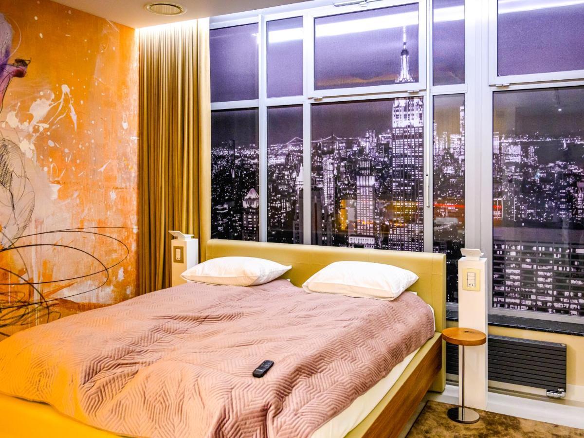Pietryna Apartments Luxury - Sauna , Jacuzzi , Bezposrednio Przy Ul Piotrkowskiej Лодзь Екстер'єр фото